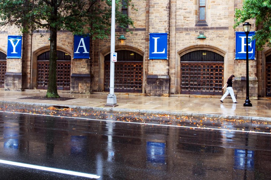 yale-to-waive-all-costs-for-new-undergraduates-from-families-earning-less-than-$100,000