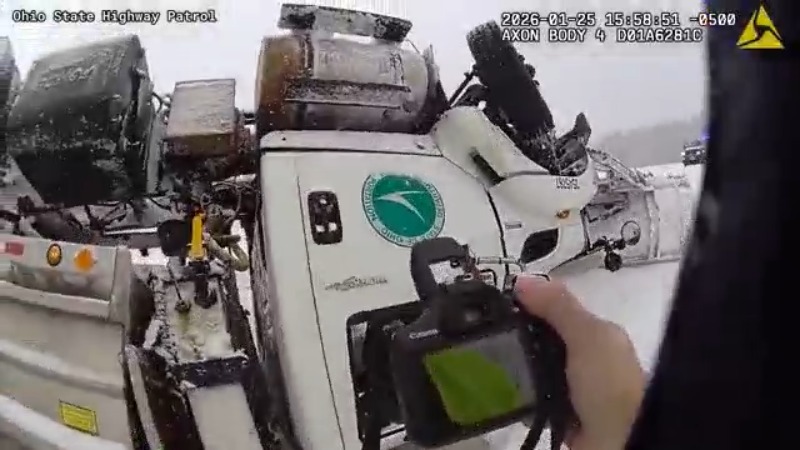 i-team:-watch-as-more-plows-crash-on-icy-roads