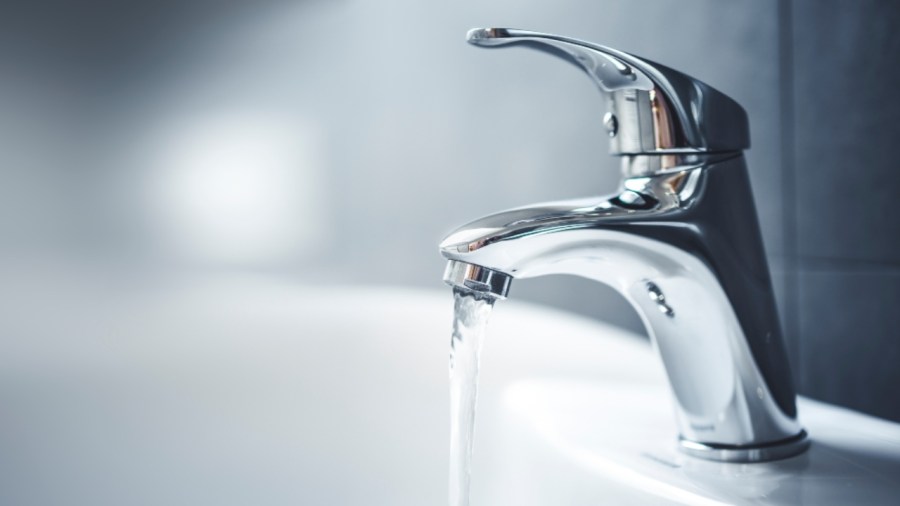 crews-work-to-repair-water-main-break