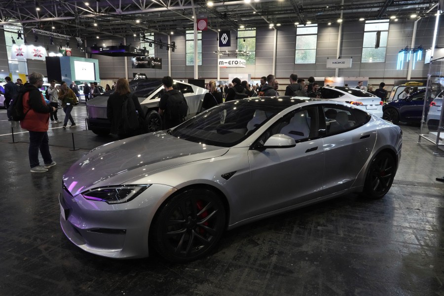 tesla-made-smallest-annual-profit-since-the-pandemic,-plans-to-spend-big-on-robotaxis-and-robots