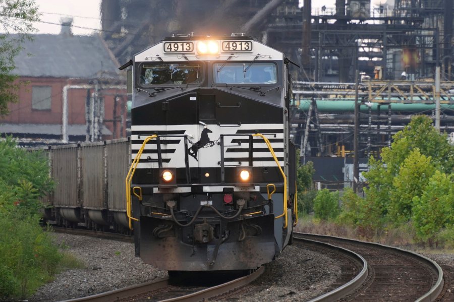 norfolk-southern’s-profit-slips-12%-amid-merger-costs-and-economic-uncertainty