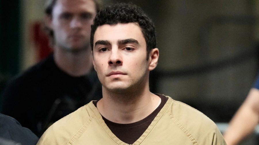 man impersonating-fbi-agent-allegedly-tried-to-break-mangione-out-of-jail