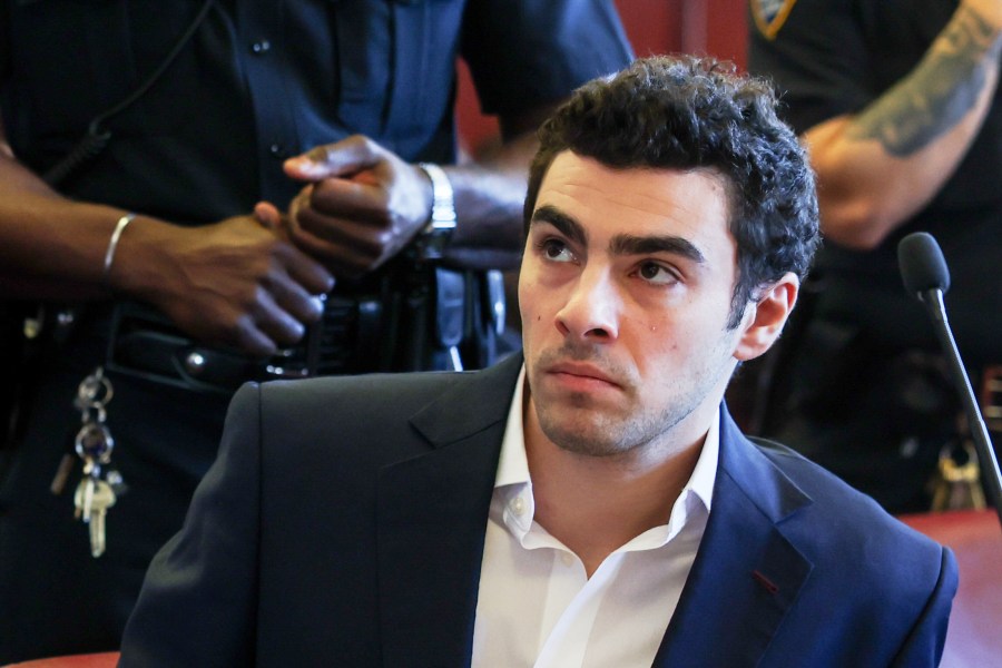 judge-bars-federal-prosecutors-from-seeking-the-death-penalty-against-luigi-mangione