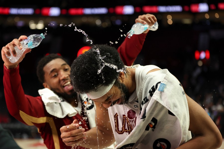 allen-drops-40-in-cavaliers-win-over-trial-blazers