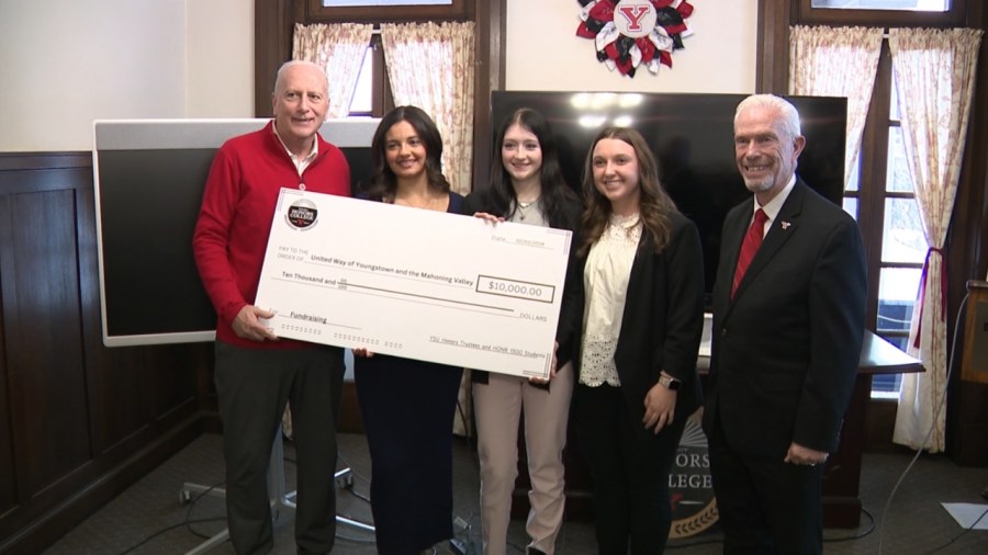 ysu-honors-students-donate-$10k-to-united-way