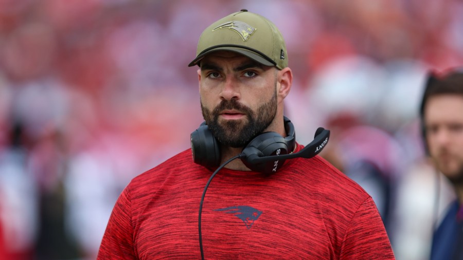 ’10-year-old-me-wouldn’t-believe-it’:-girard-native-coaching-with-patriots-in-super-bowl-lx