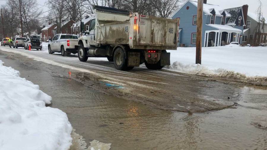 water-line-break-on-youngstown’s-south-side
