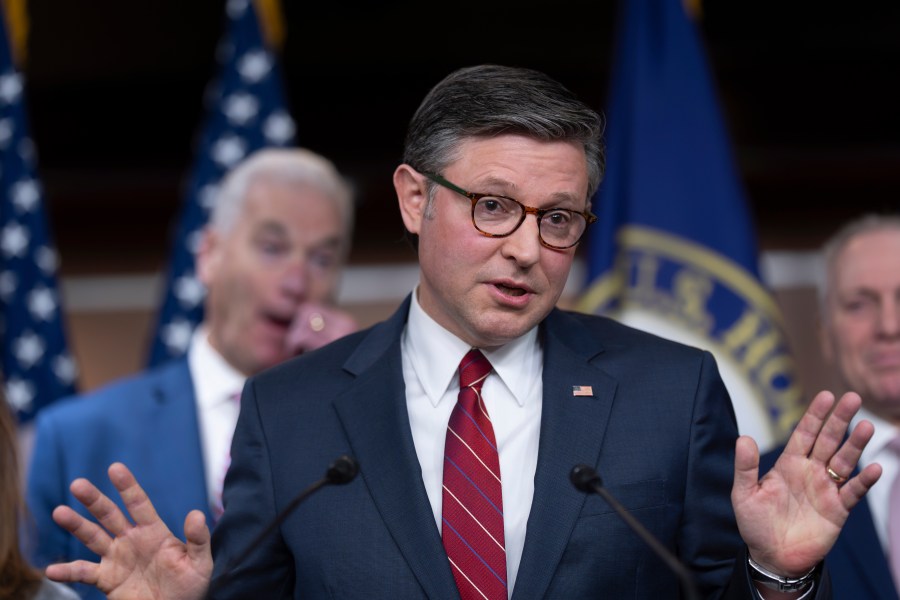 trump-signs-bill-to-end-partial-government-shutdown,-setting-stage-for-next-fight