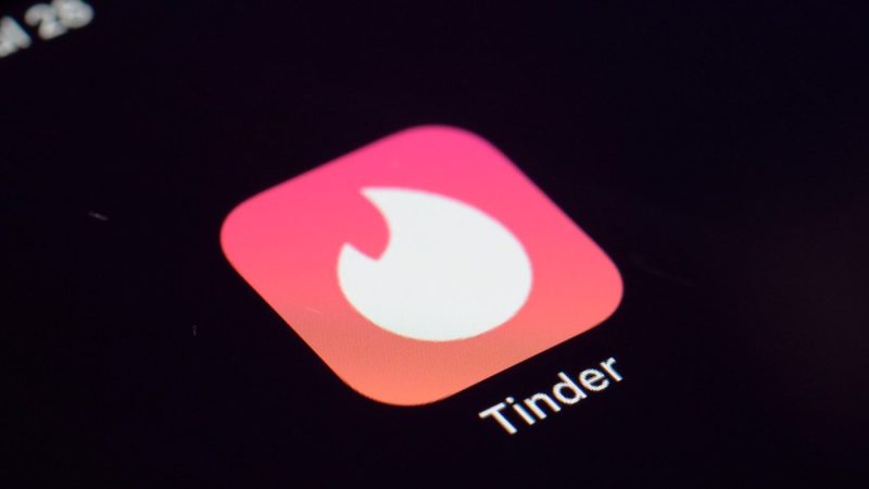 florida-gop-governor-candidate-created-tinder-account-‘to-meet-young-female-voters-where-they-are’