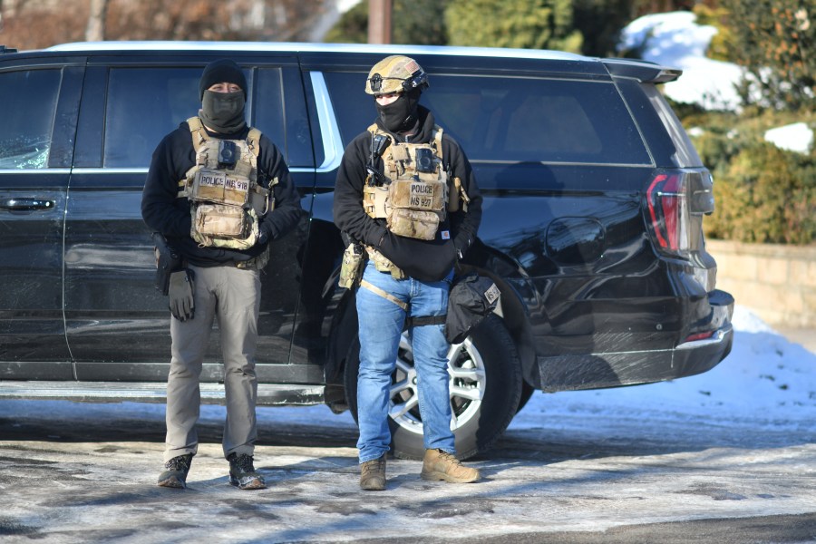 border-report-live:-body-cameras-ordered-for-immigration-officers-in-minneapolis