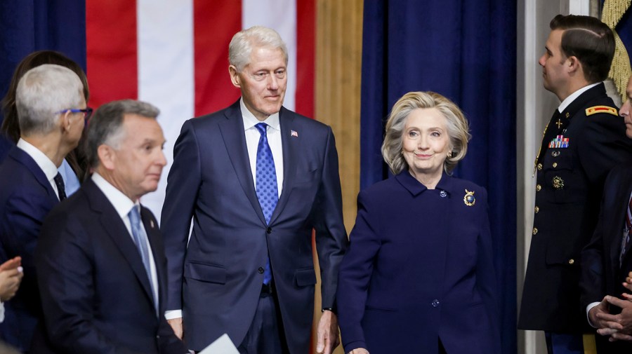 democrats-walk-careful-line-on-clinton-controversy