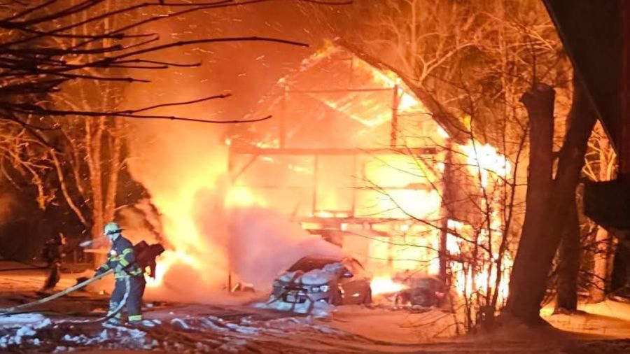 multiple-departments-respond-to-barn-fire-in-fowler