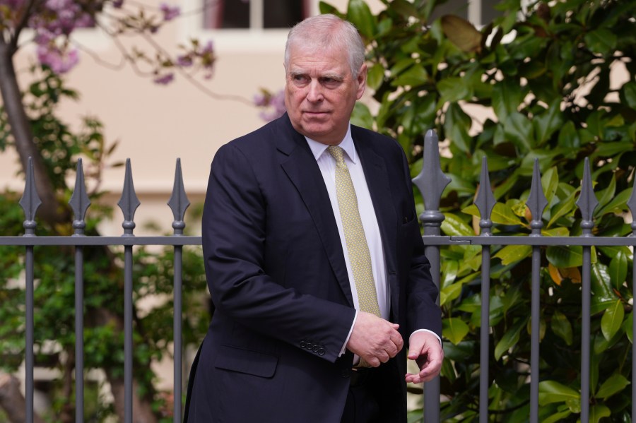 uk-police-force-‘assesses-claims’-the-ex-prince-andrew-sent-sensitive-reports-to-epstein