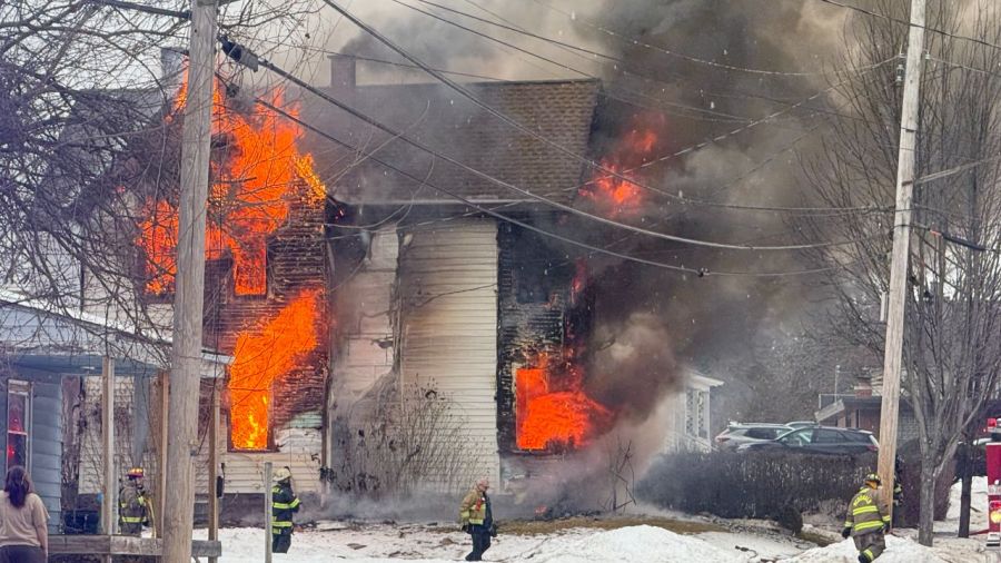 crews-respond-to-engulfed-house-fire-in-girard