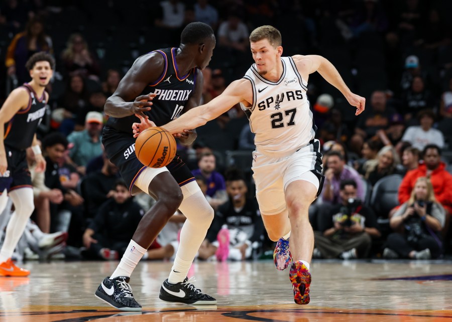 cavaliers-sign-young-sharpshooter-to-2-way-contract