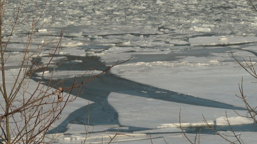 how-army-corps-maintains-movement-on-icy-ohio-river