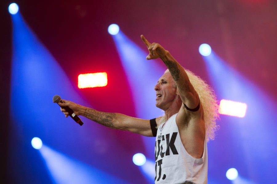 dee-snider-tells-fans-he’s-‘not-dying’-after-leaving-band-amid-health-issues