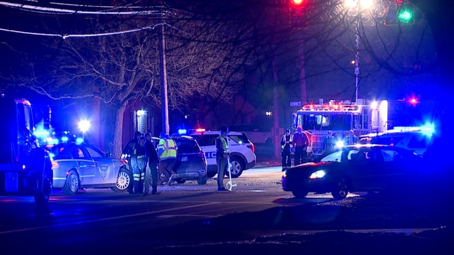 area-reopens-after-crash-involving-police-cruiser,-three-taken-to-hospital