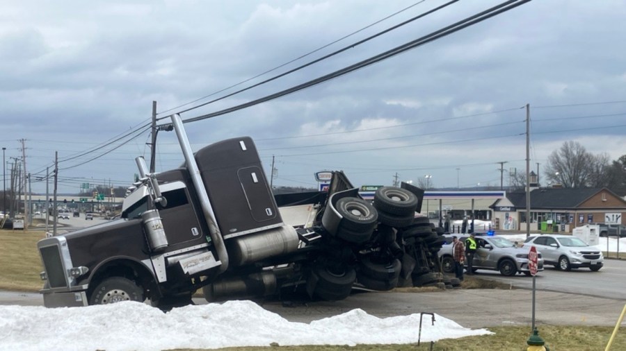 tractor-trailer-hauling-steel-coils-rolls-over-in-trumbull-county