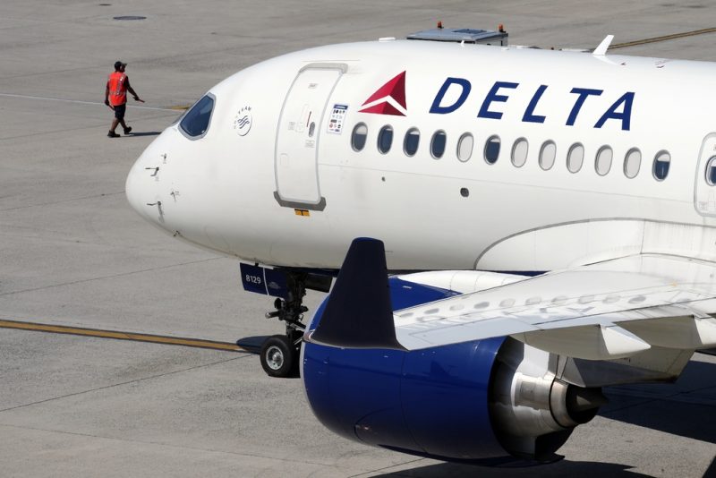 unruly-passenger-forces-delta-flight-back-to-houston