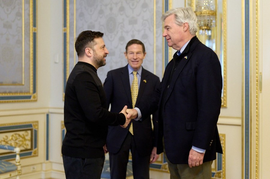 us-senators-visit-key-ukrainian-port-city-as-they-push-for-fresh-sanctions-on-russia