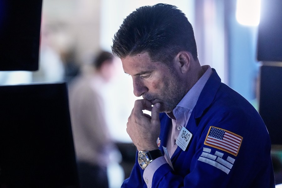 wall-street-keeps-calm-after-the-supreme-court-strikes-down-trump’s-tariffs