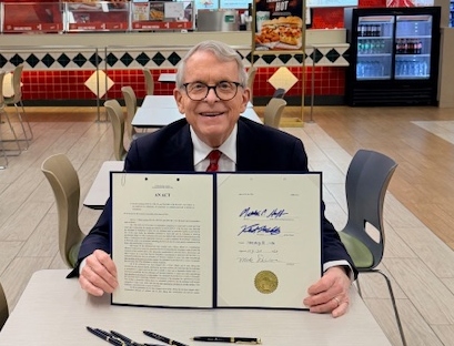 governor-signs-law-that-could-help-get-justice-for-fallen-officer