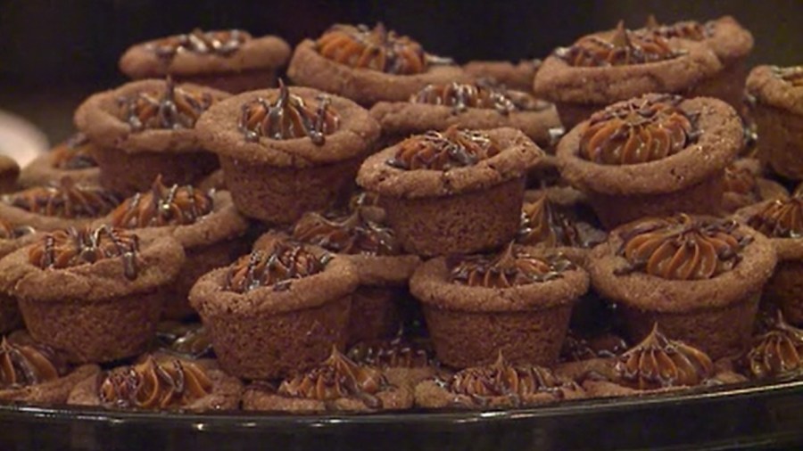 historical-society-holds-annual-cookie-table-and-cocktails