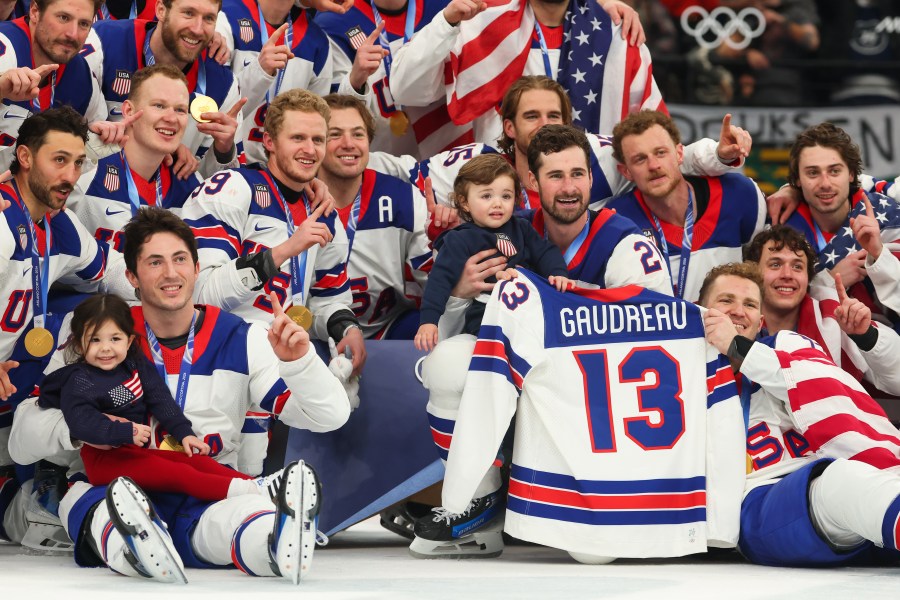 usa-men’s-hockey-team-honors-johnny-gaudreau,-celebrates-gold-medal-with-family