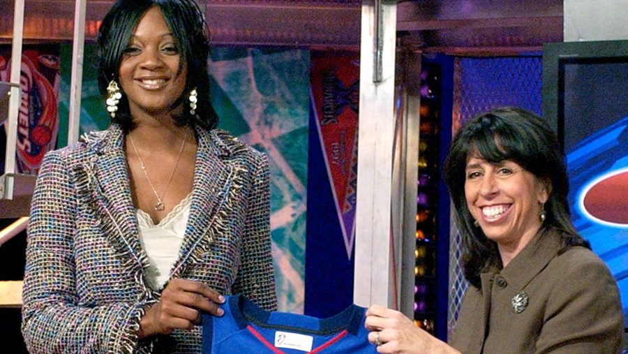 2-time-wnba-champion-kara-braxton-dies-at-43-after-being-in-a-car-crash