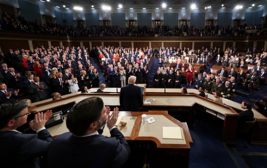 takeaways-from-trump’s-address:-sales-mode-on-economy,-heavy-on-patriotism,-dark-turn-on-democrats