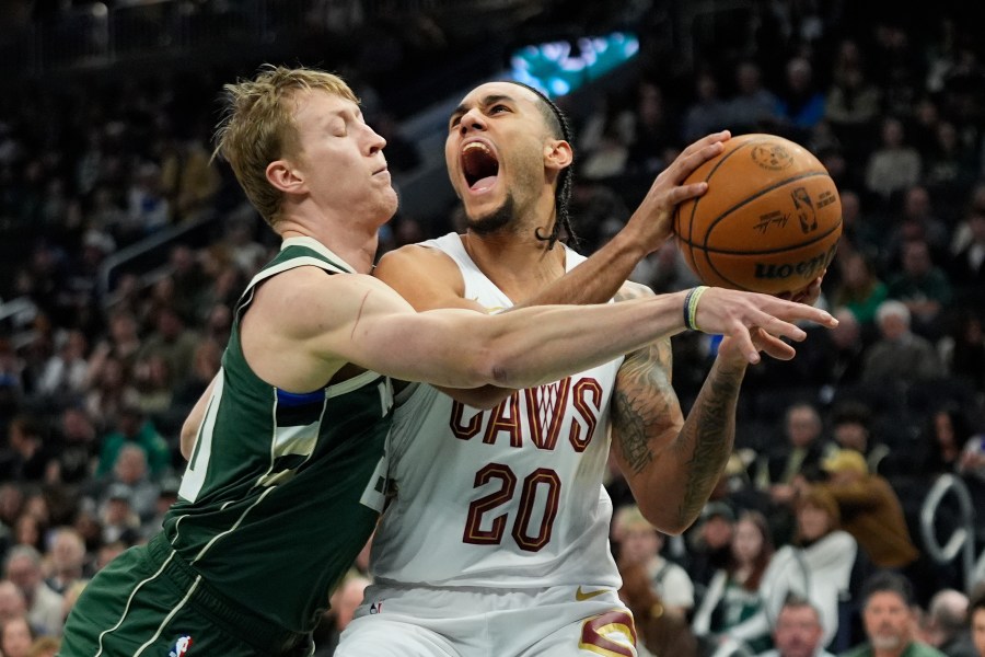 bucks-hold-off-short-handed-cavaliers,-118-116