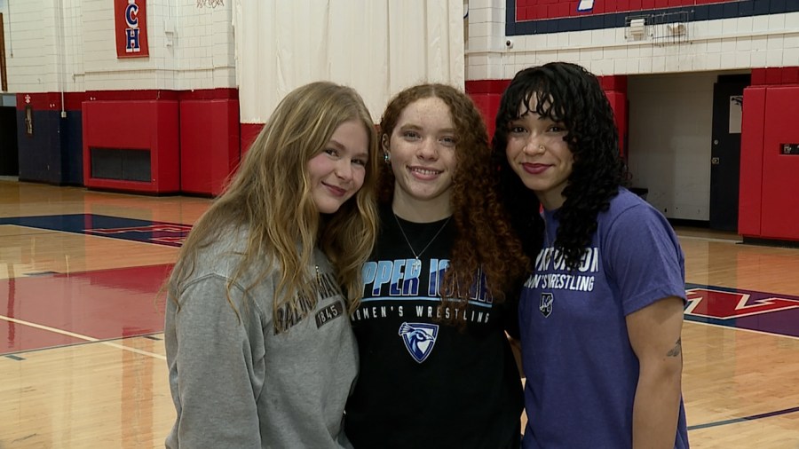 austintown-fitch-girls-wrestling-send-three-to-college-level