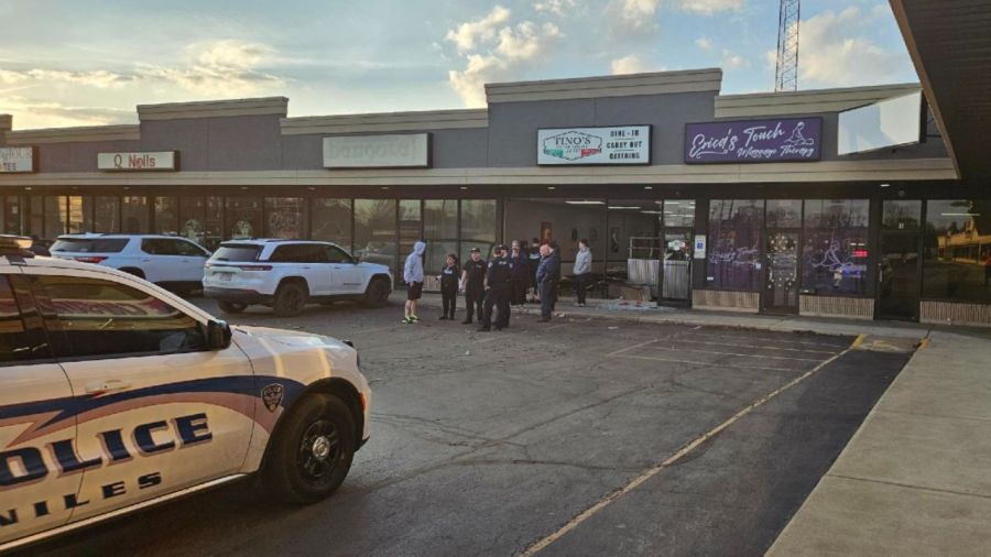 several-hurt-after-driver-crashes-into-front-of-niles-restaurant