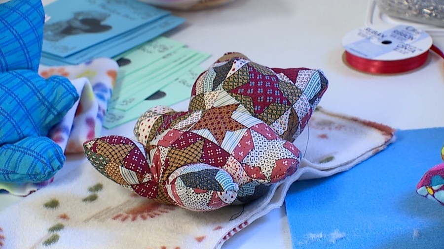 volunteers-prepare-bears-to-offer-comfort-and-hope-to-hospice-families