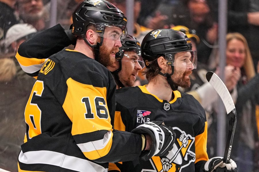 rust-and-kindel-help-penguins-beat-golden-knights