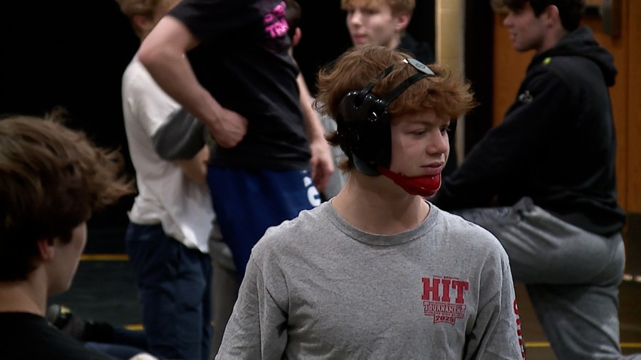 hickory-wrestling-trio-preps-for-third-straight-state-trip