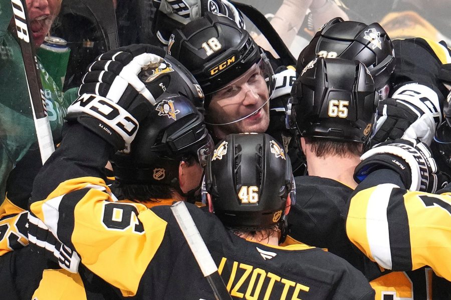 novak-scores-in-ot-to-lift-penguins-past-bruins