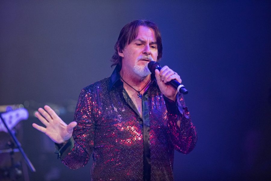 tommy-decarlo,-lead-singer-of-boston,-dies-at-60