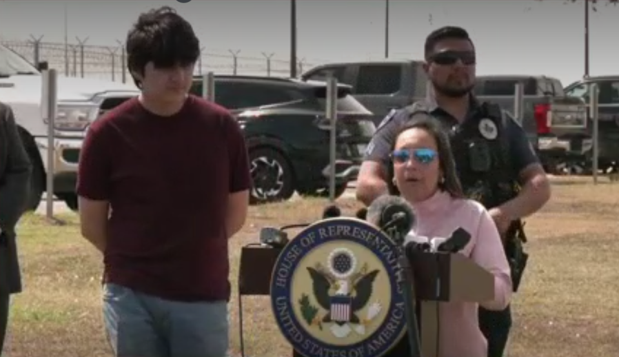 border-report-live:-teen-mariachi-band-member-released-from-detention