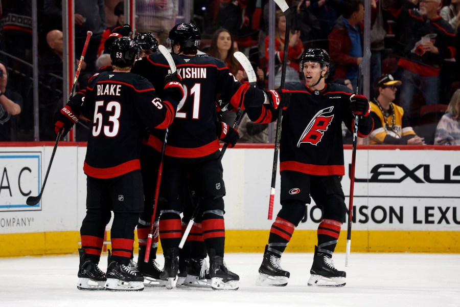 hurricanes-top-penguins-5-4-in-a-shootout