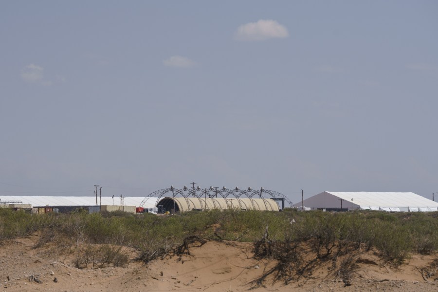 democrat-keeps-pushing-for-migrant-detention-center-to-close