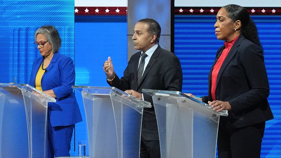 illinois-democrats-duke-it-out-for-durbin’s-seat