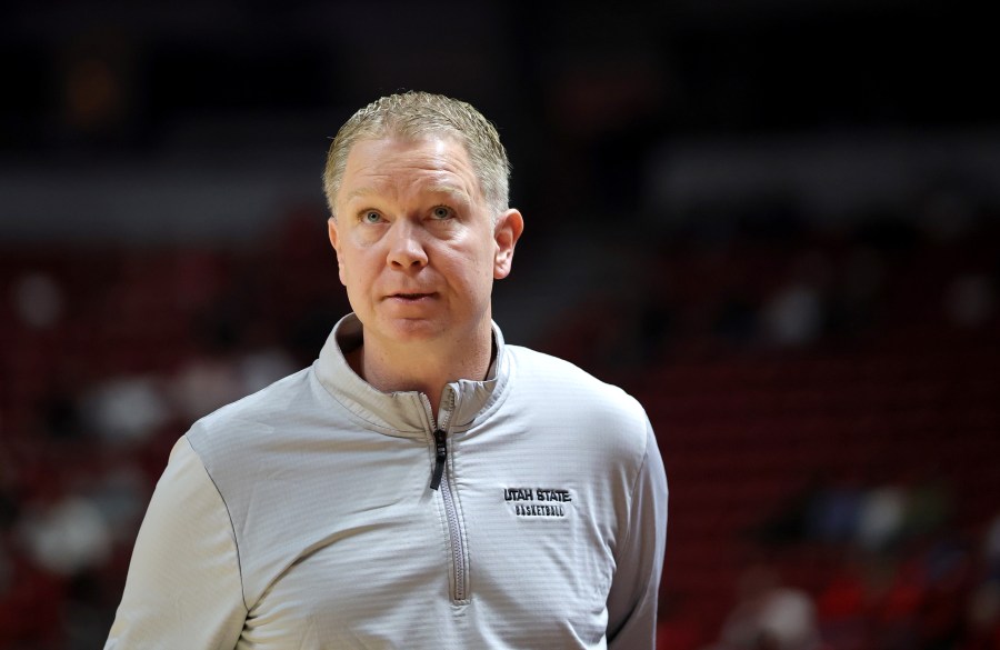 former-ysu-coach-leads-utah-state-to-ncaa-tournament