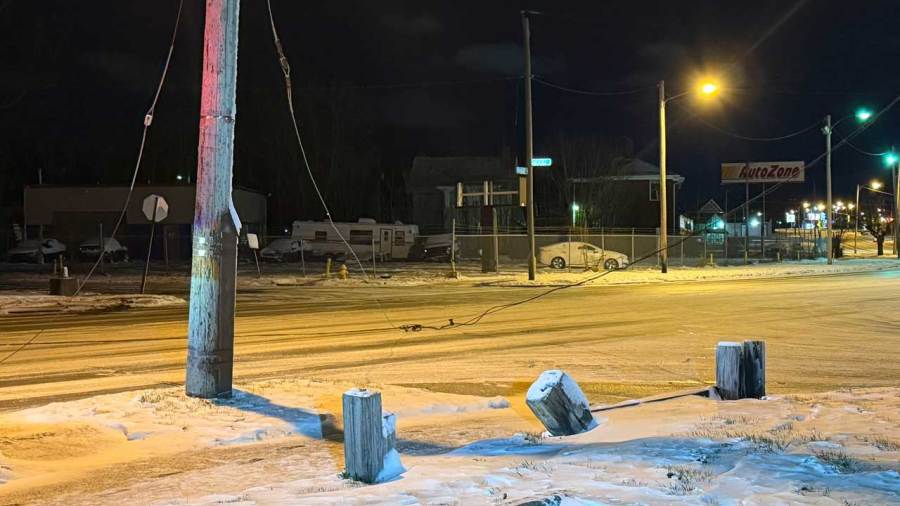 downed-pole,-wires-after-youngstown-crash