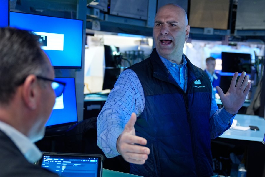 us-stocks-climb-again,-even-as-oil-prices-resume-their-rise