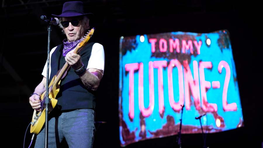 867-5309:-famous-’80s-song-phone-number-now-directs-to-cancer-support-line