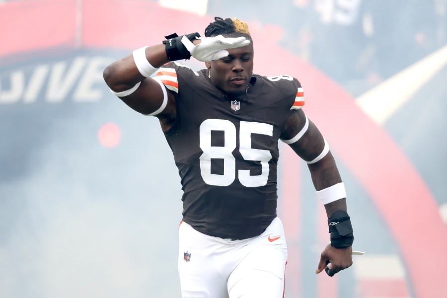 report:-former-browns’-tight-end-visits-afc-north-rival