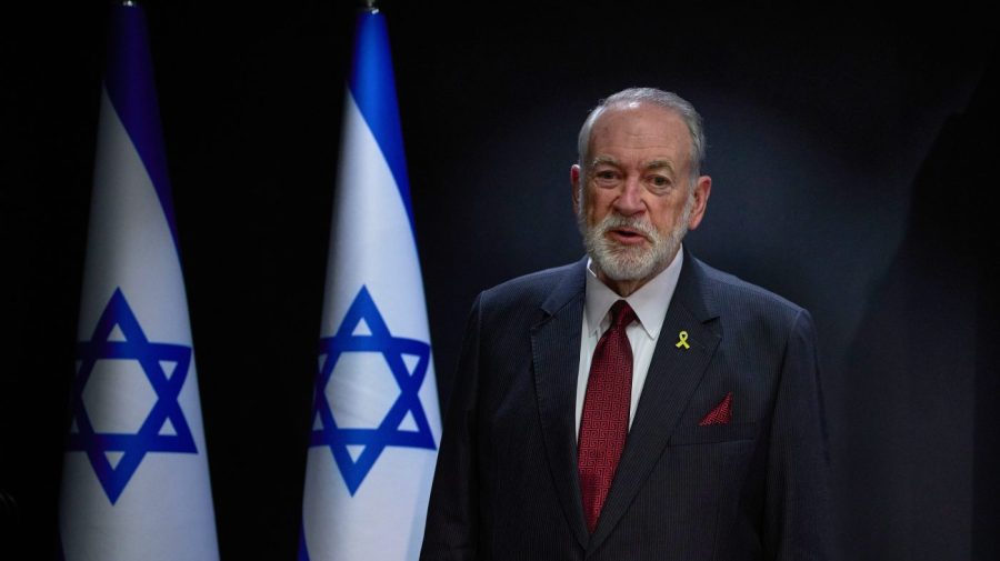 netanyahu,-huckabee-laugh-about-ticking-iranian-names-off-of-‘punch-card’