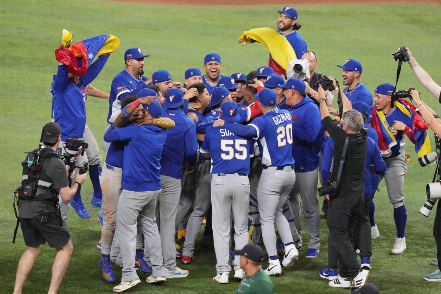 venezuela-beats-us-3-2-to-win-first-world-baseball-classic-title